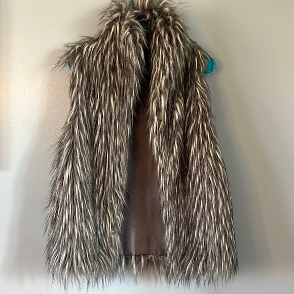 Steve Madden Jackets & Blazers - STEVE Madden Faux Fur Collared Vest